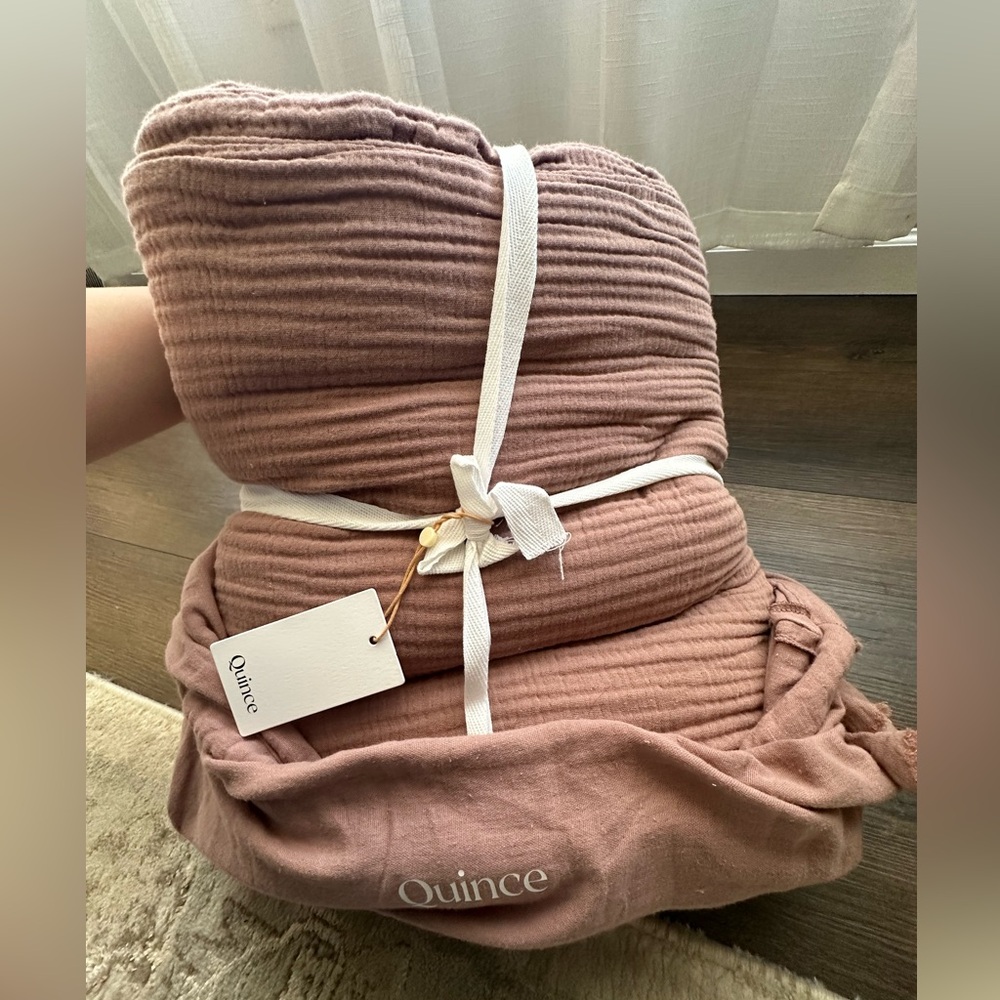 Brand New Quince Organic Airy Guaze Duvet, Twin size